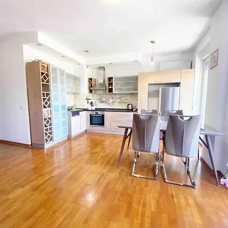 Azzaro With Two Bedrooms *