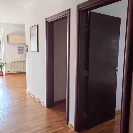 Azzaro With Two Bedrooms * Bezanija