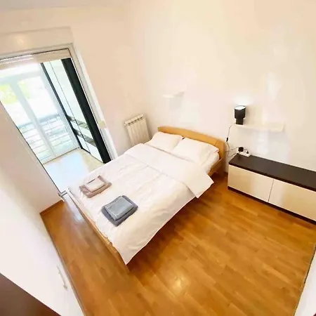 Azzaro With Two Bedrooms * Bezanija