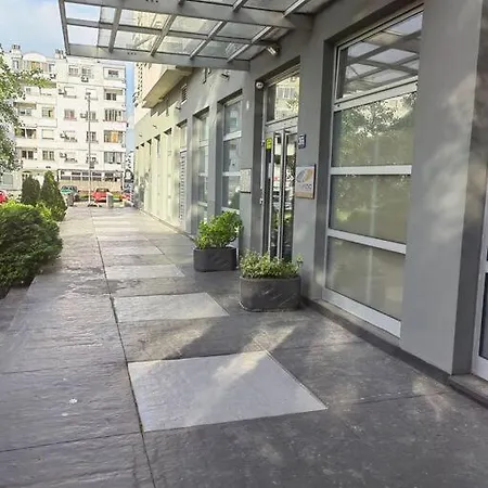 Azzaro With Two Bedrooms Apartment *